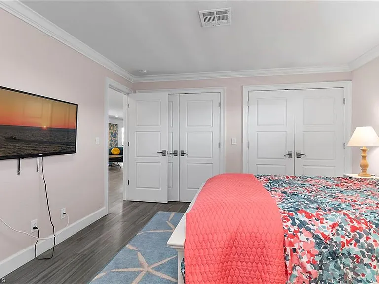 1020 Swallow Ave #302 — Photo 20