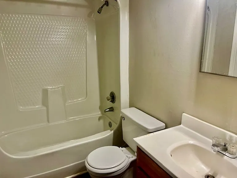 213 Chateau Dr SE — Photo 6