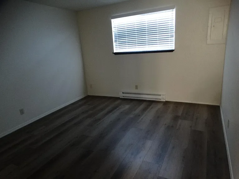 128 W 21st Ave — Photo 7
