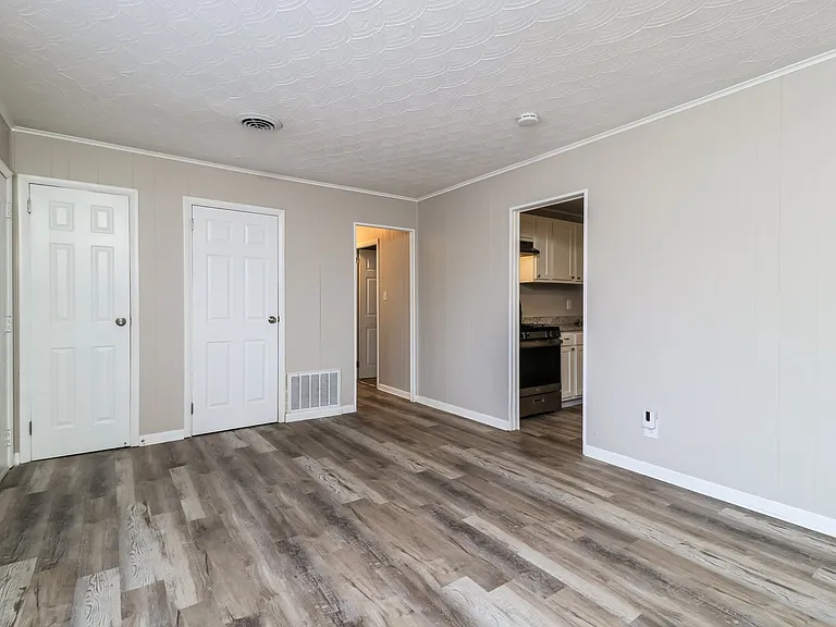 1148877_018_living_room_13497429.jpg