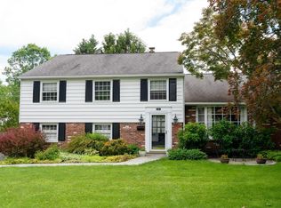 906 Surrey Rd, Media, PA 19063