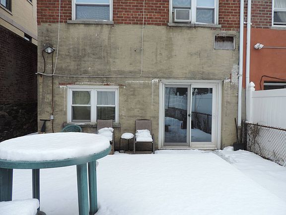 4th image of 1010 Revere Ave