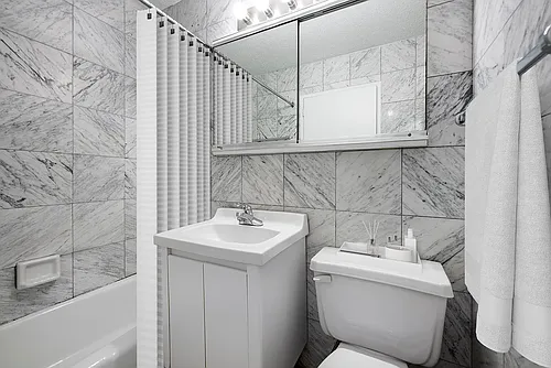 429 E 52nd St #16E Photo 1