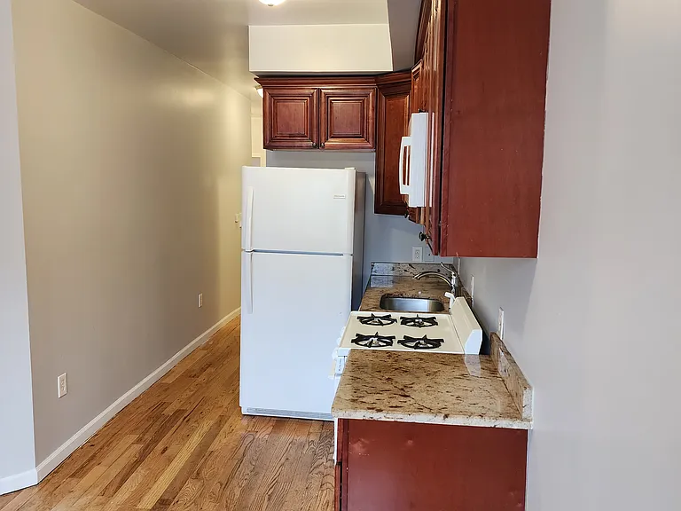 308 Ege Ave #AA — Photo 1