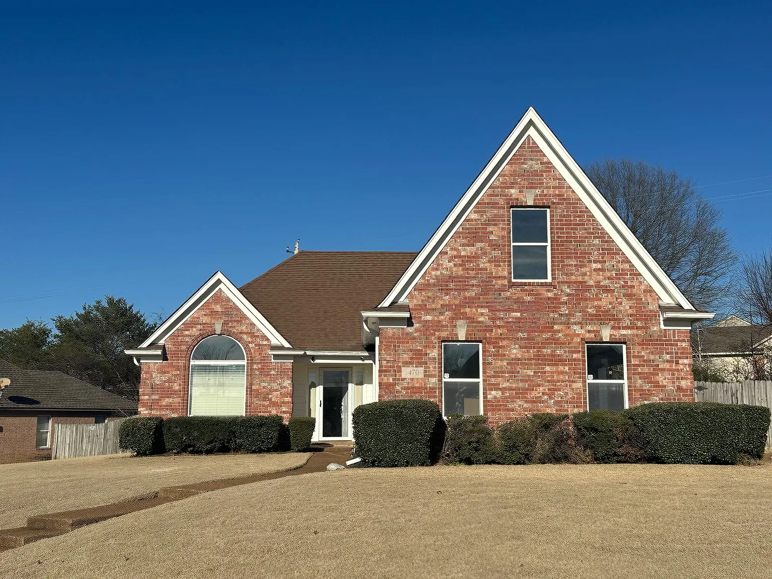 4 bed, 2300 sqft, $2,200 — Photo 1