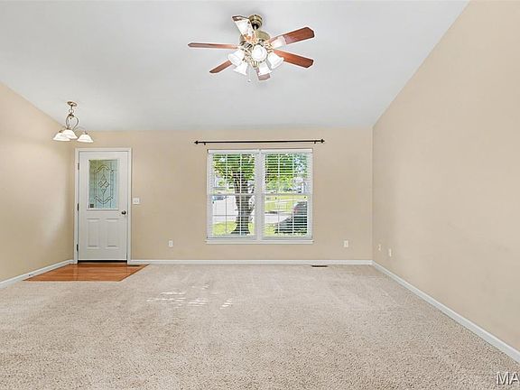 4th image of 5 Alexandria Ln