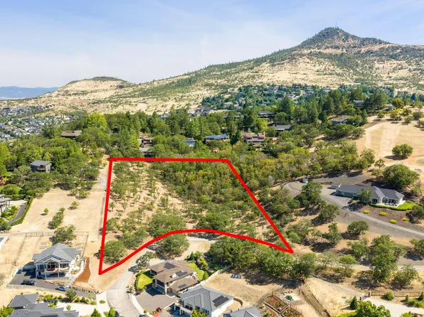 3655 Aerial Heights Dr, Medford, OR 97504