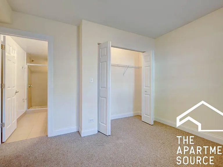2826 N Albany Ave — Photo 5