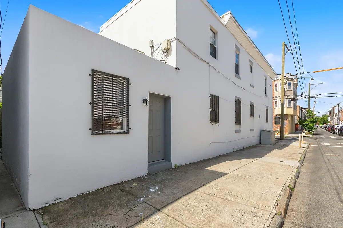 Building Photo - 1429 S 19th St #1