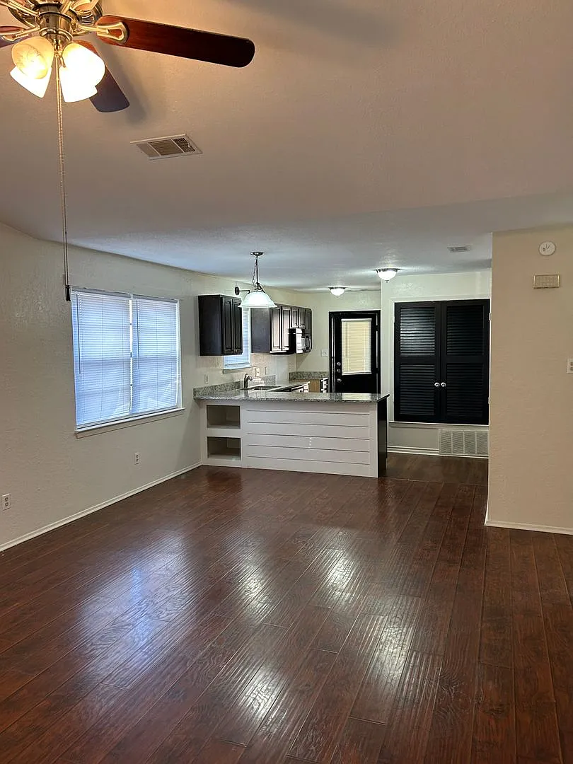 Chapel Road Duplex — Photo 3