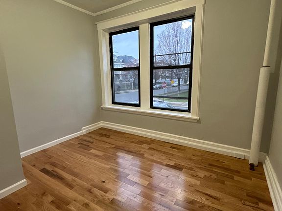 3rd image of 4 Carnegie Ave APT 2