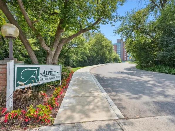 55 Blue Springs Dr #706, Waterloo, ON N2J 4T3