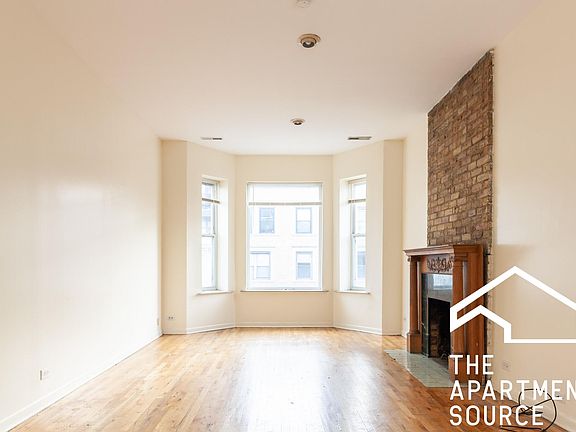 2nd image of 3231 N Clark St #589ebj2qx