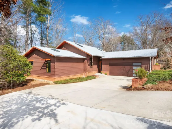 521 Wood Thrush Ct, Arden, NC 28704