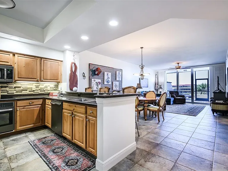 3313 Sunset Key Cir #104 — Photo 10