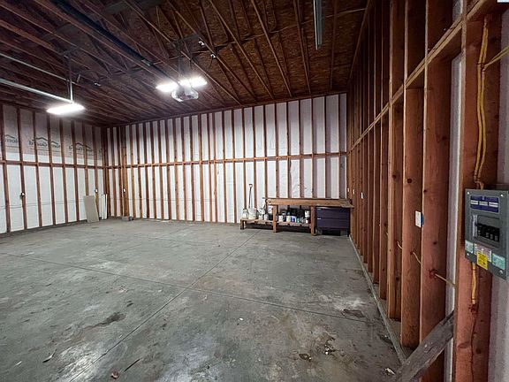 4th image of 5647 Fern St