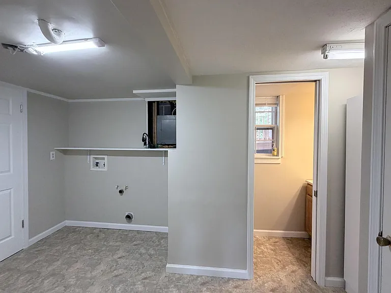 725 Wildflower Ln — Photo 33