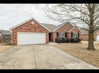 2584 N Shadow Crest Dr, Fayetteville, AR 72704