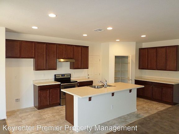 2nd image of 1002 S Olympic Dr