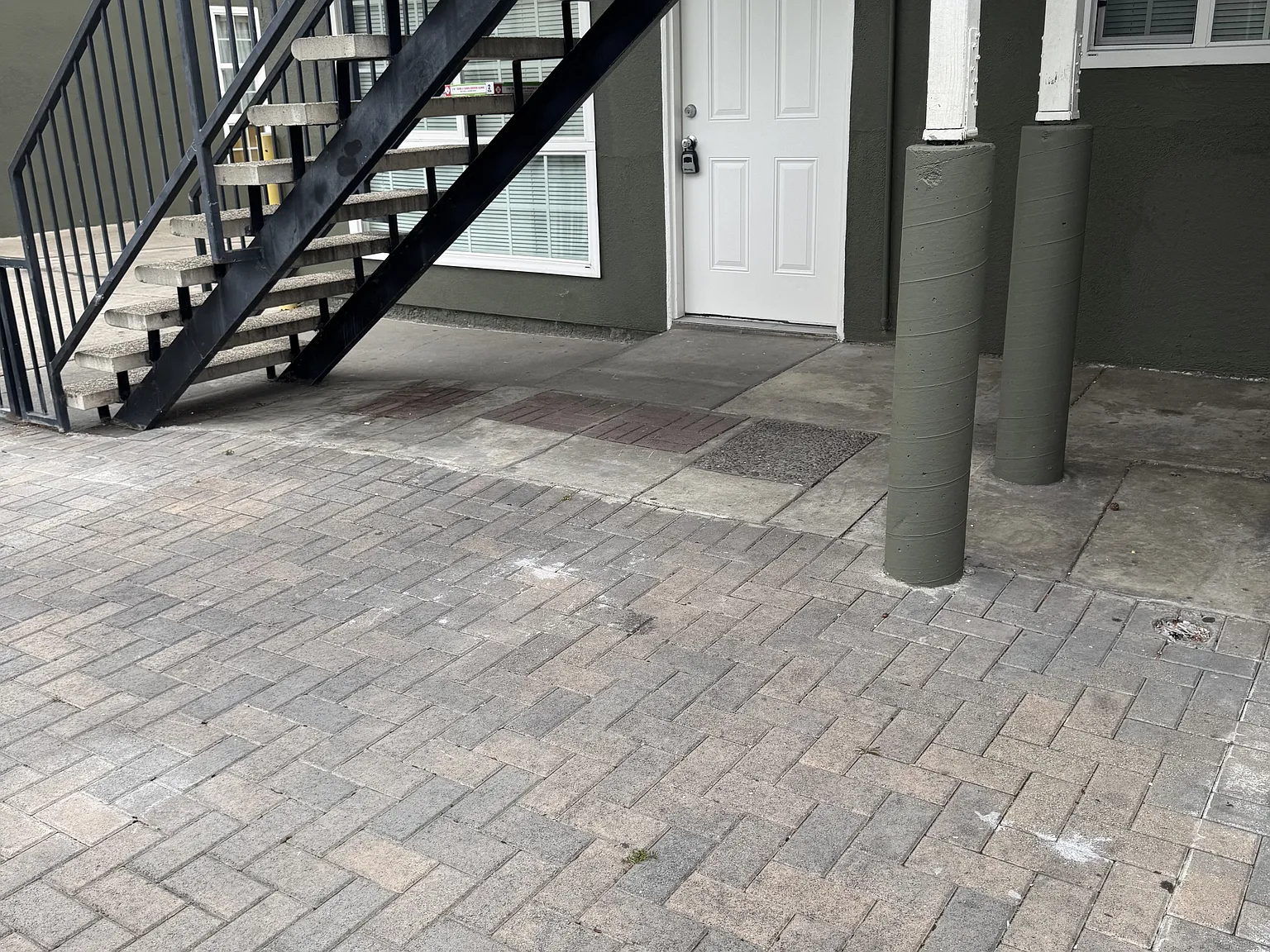 E. Bay 136 - A — Photo 3