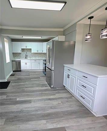 2nd image of 3581 Midway Rd