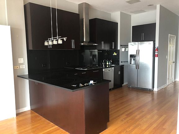 3rd image of 672 Bergen St #2