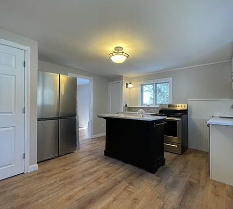 2nd image of 9 A St