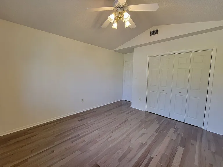 5081 Cypress Lake Dr — Photo 16