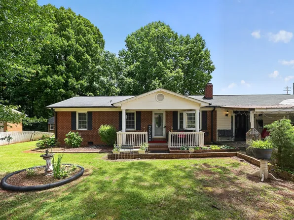 202 Newbold St, Lincolnton, NC 28092