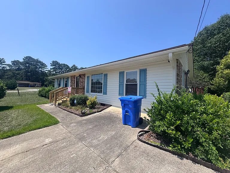 7363 Hyannis Dr — Photo 15