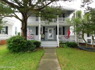 221 Front St, Beaufort, NC 28516