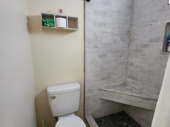 5th image of 4525 Baybrook Dr