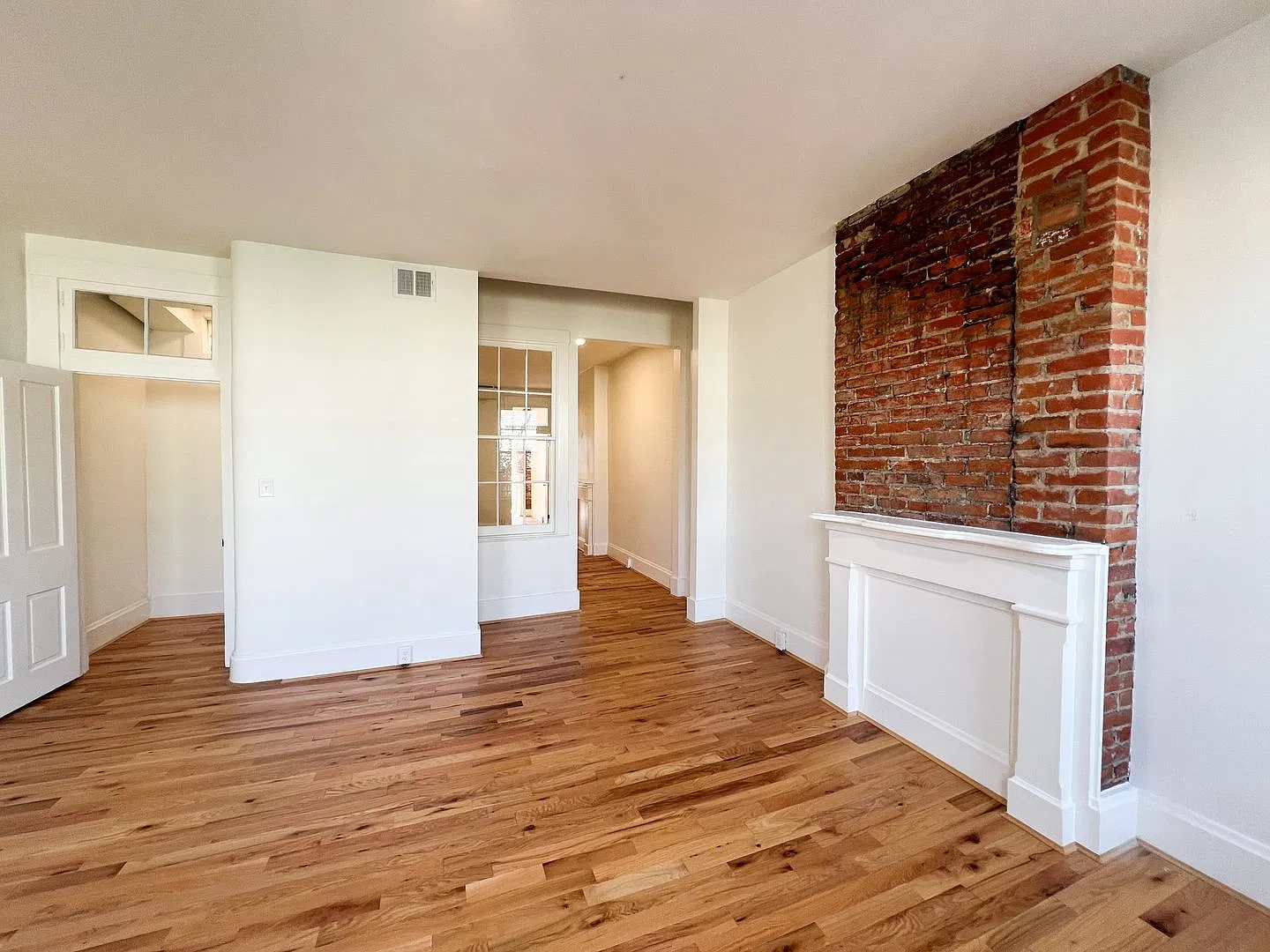 1307 Main St — Photo 4