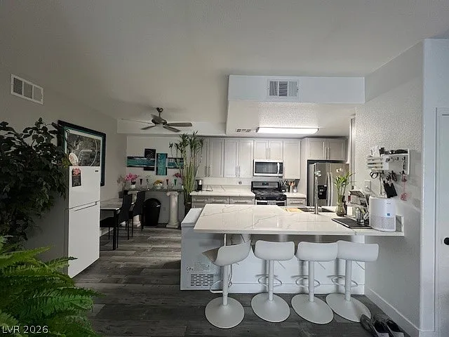 2 bed, 2.0 bath, 1094 sqft, $1,700 — Photo 2