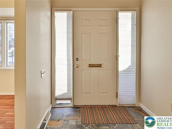4th image of 329 Carver Dr