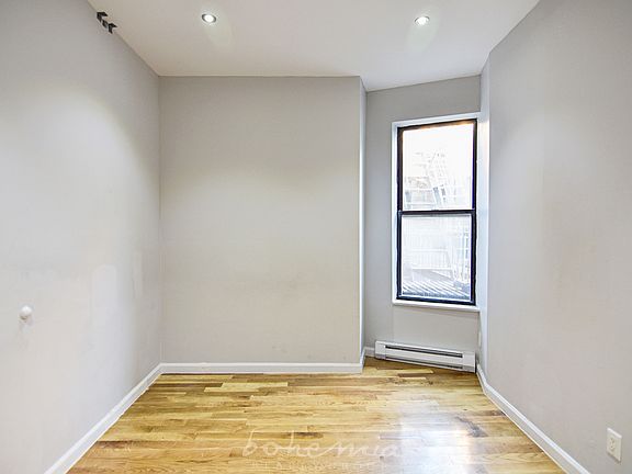 5th image of 320 Manhattan Ave APT 64