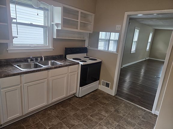 2nd image of 2865 N Olney St