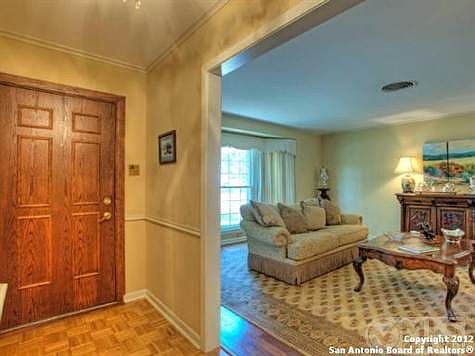 3rd image of 117 Kinross Dr