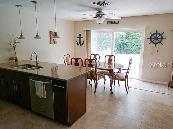 5th image of 2341 Moore Haven Dr E