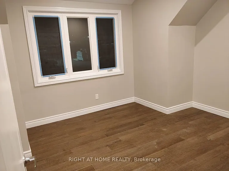 755 Dupont St #2 — Photo 6