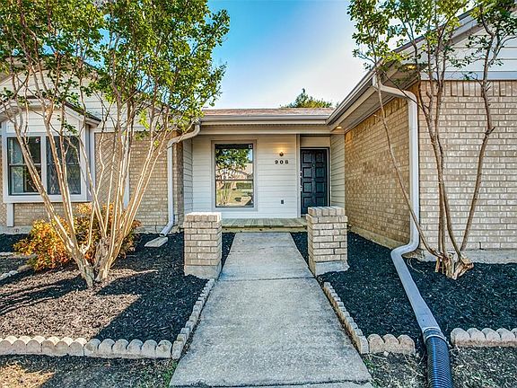 3rd image of 908 Lemontree Ct