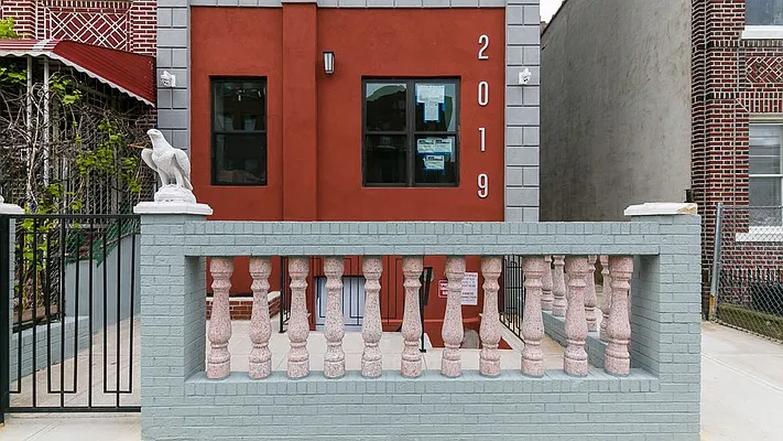 Rented by Nooklyn NYC LLC | media 18