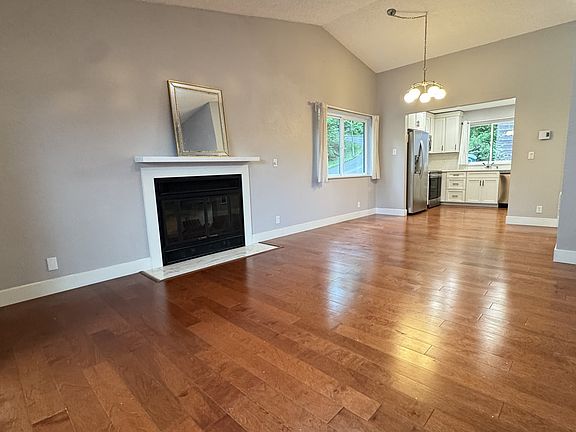 3rd image of 2800 Treetop Ln