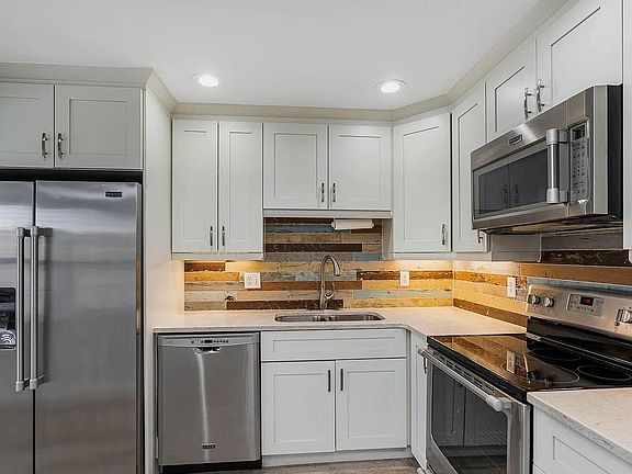 5th image of 128 Palmetto Ave #31