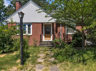 859 Smith St, Providence, RI 02908