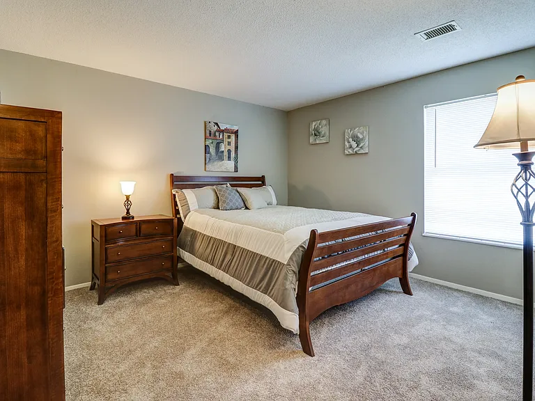 Diamond Valley Apartments — Photo 15
