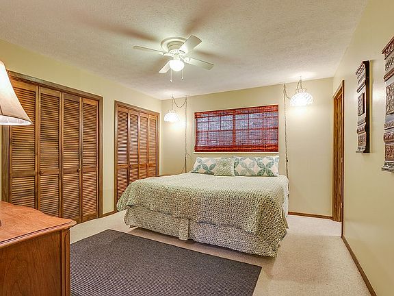 5th image of 281 Poinsettia Dr