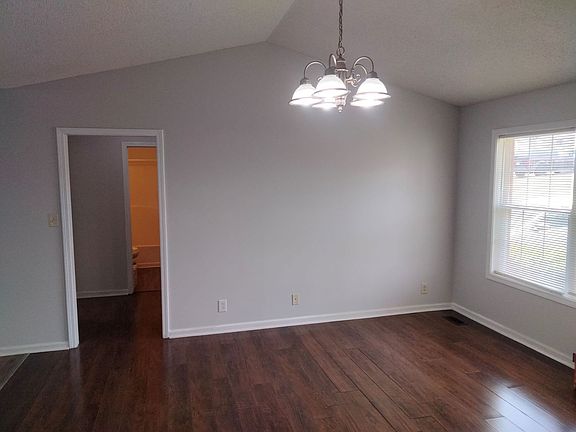 4th image of 1327 Burchett Dr