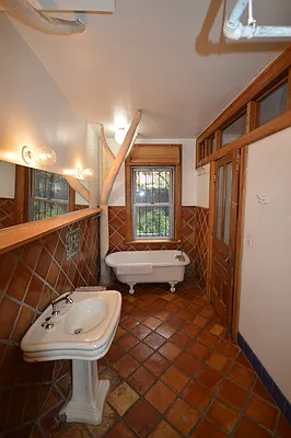 Rented by Universal Realty Group | media 34