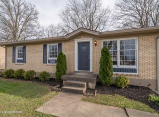 8113 Clematis Ln, Louisville, KY 40228